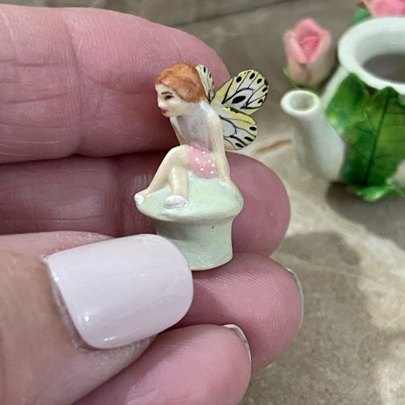 Tiny Fairy teapot garden tea party toy 1” little pink roses and fairy wings - Picture 2 of 6